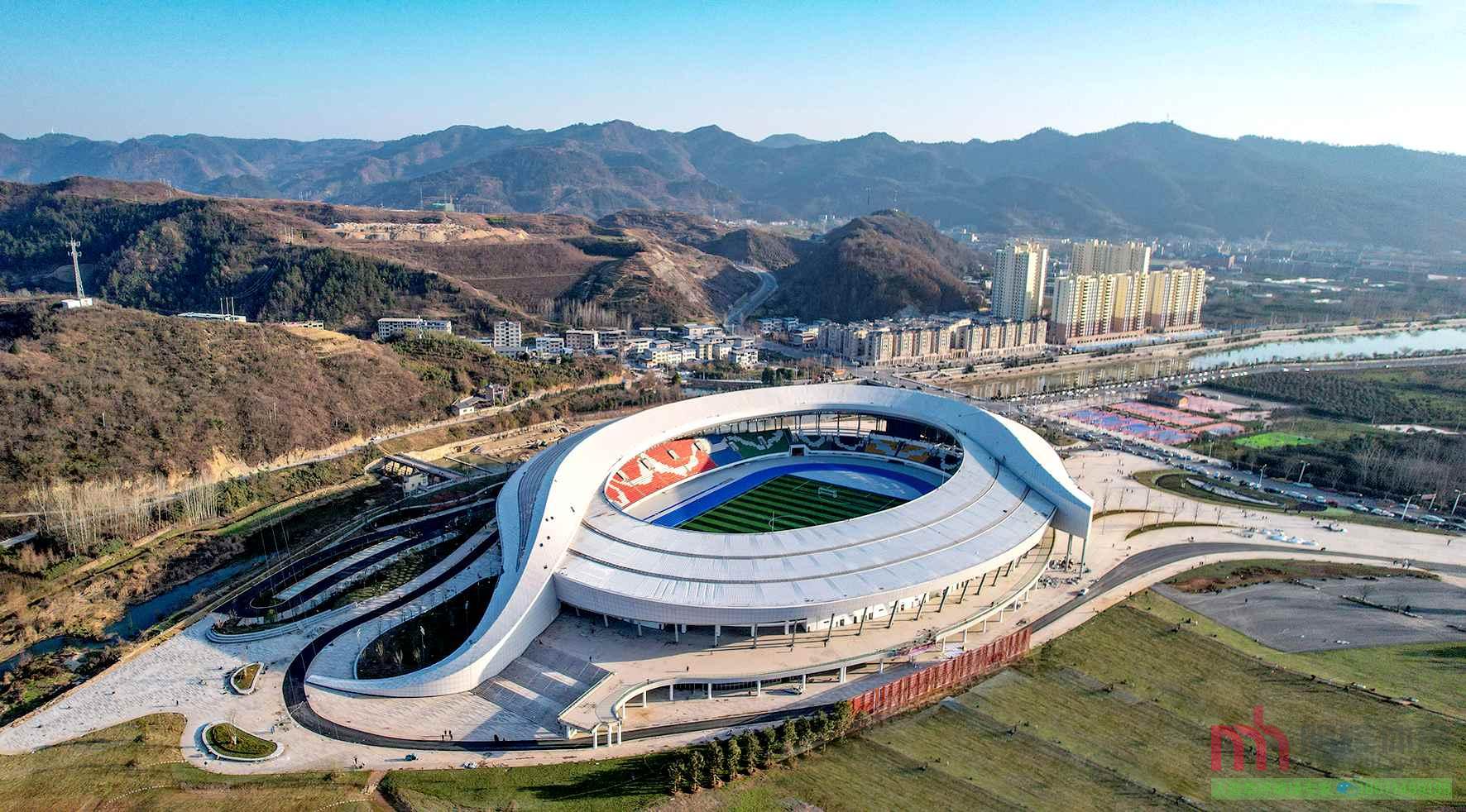 襄阳人造草足球场